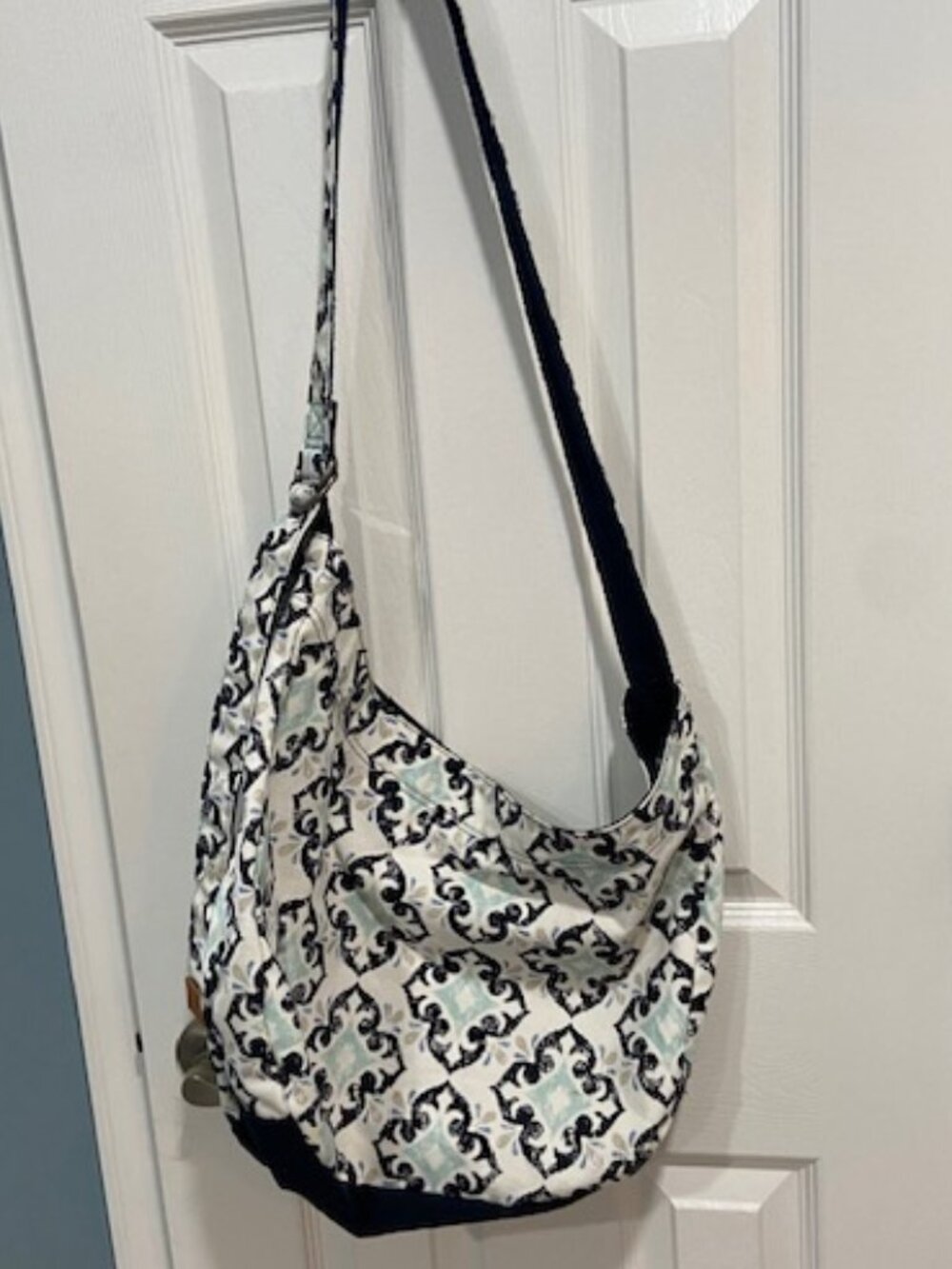 Thirty-One Navy Blue and White Geometric Shoulder Bag